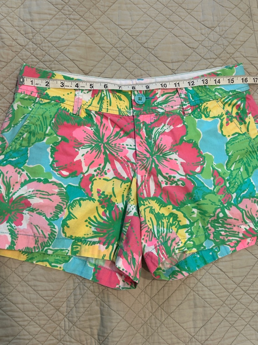 Lilly Pulitzer The Callahan Short in Floral Print - Picture 10 of 12